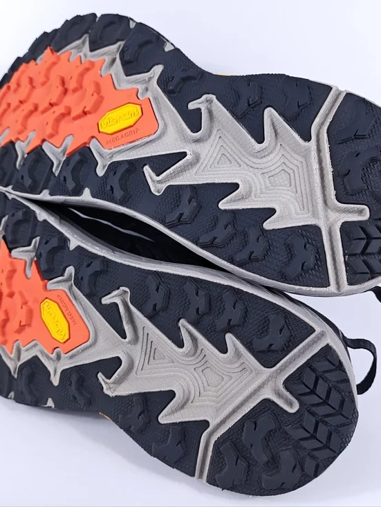 Hoka Speedgoat 4 Mens 11 Trail Hiking Running Shoes Vibram Cushioned Black - Picture 15 of 16